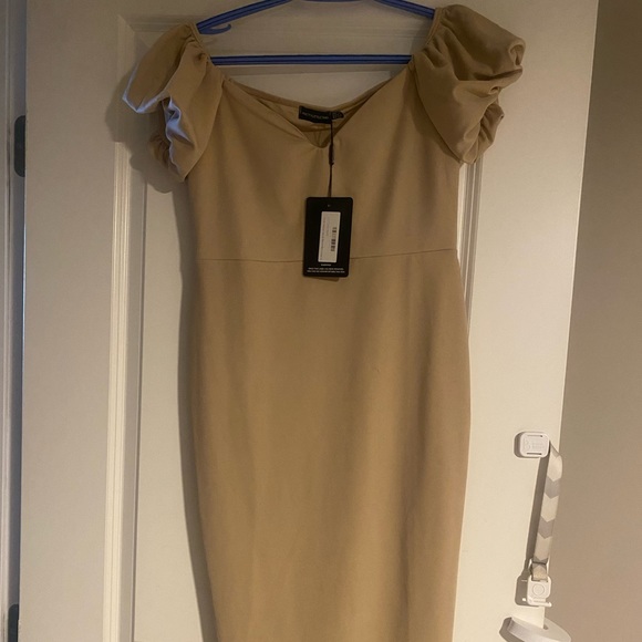 Balloon sleeve dress, never worn - new with tags - Picture 3 of 3